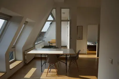 Grundriss der Unterkunft bright rooftop loft with river view