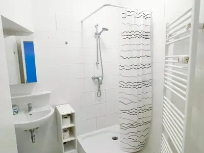Ein Badezimmer in der Unterkunft Modernes Unterkunft - Friedrichshain