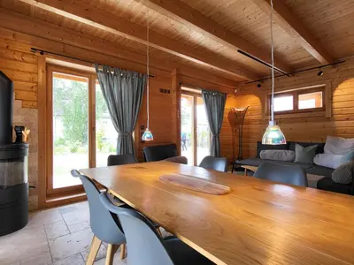 Ein Sitzbereich in der Unterkunft Chalet Seeblick 21 by Interhome