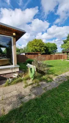 Ein Garten an der Unterkunft Bungalow Helga