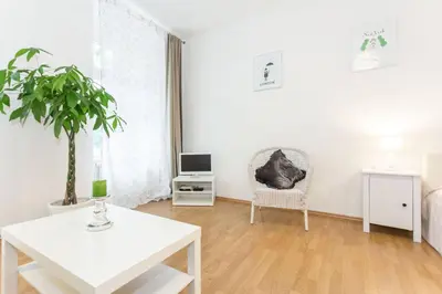 Ein Sitzbereich in der Unterkunft Ferienwohnung Sahlfeld im Herzen von Berlin