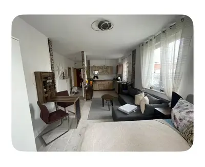 Ein Sitzbereich in der Unterkunft Kleine gemütliche Wohnung