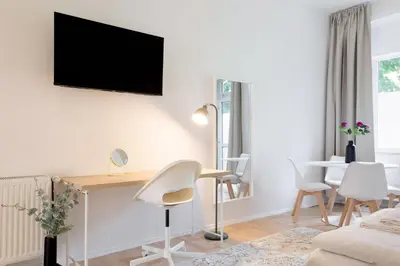 TV/Unterhaltungsangebot in der Unterkunft Berlin Schöneberg I big Studio I fast WiFi