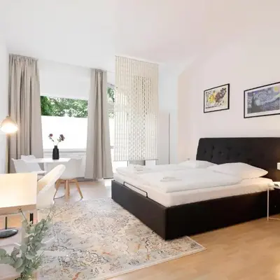 Berlin Schöneberg I big Studio I fast WiFi