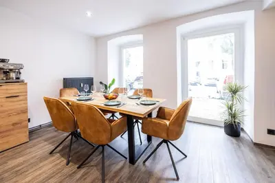 TV/Unterhaltungsangebot in der Unterkunft Charming downtown ground floor apartment
