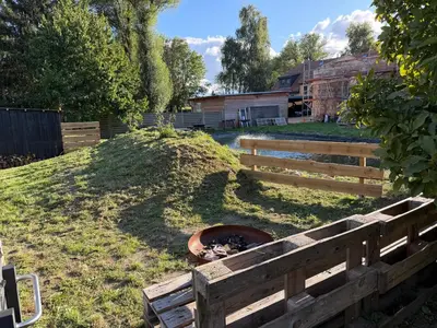 Ein Garten an der Unterkunft Gutshof von Gemünden Ferienwohnung 4