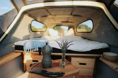 Ein Bett oder Betten in einem Zimmer der Unterkunft Campingboot Entenkoje