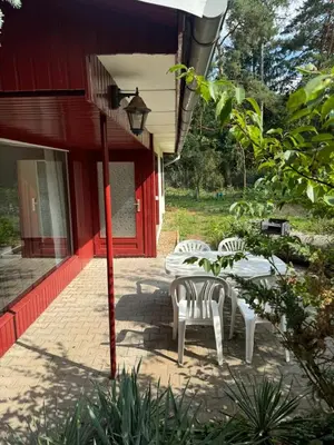 Ein Garten an der Unterkunft Feriendorf Seddiner See - Bungalow 7