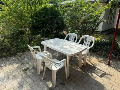 Ein Garten an der Unterkunft Feriendorf Seddiner See - Bungalow 7
