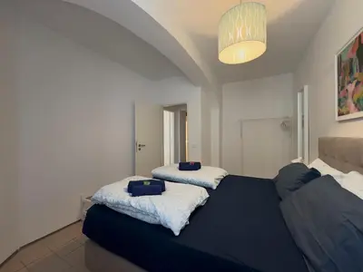 Ein Bett oder Betten in einem Zimmer der Unterkunft Modern 50sqm Apartment Sleeps 4 Free Parking