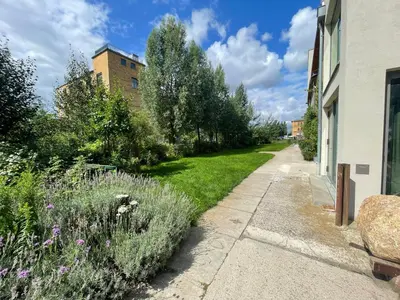 Ein Garten an der Unterkunft Spreeblick Studio