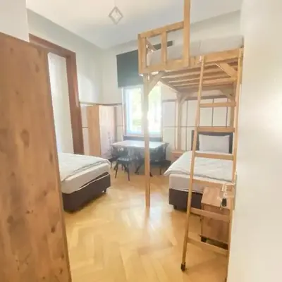 3 Bett Zimmer in Villa mit Gemeinschaftsbad