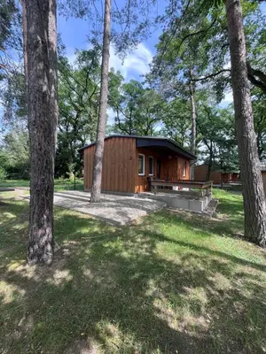 Das Gebäude in dem sich das Ferienhaus befindet