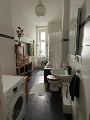 Ein Badezimmer in der Unterkunft Altbau Prenzlauer Berg - 3 Zimmer - 2 Schlafzimmer