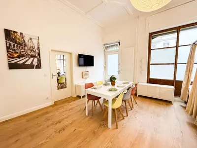 TV/Unterhaltungsangebot in der Unterkunft Great 2-room apartment Palace Charlottenburg