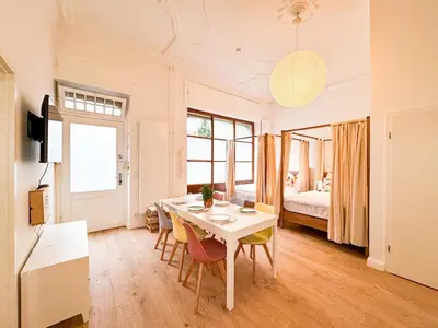 TV/Unterhaltungsangebot in der Unterkunft Great 2-room apartment Palace Charlottenburg
