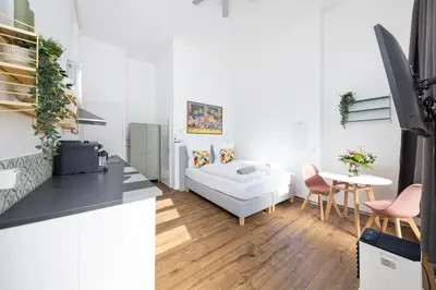 Ein Bett oder Betten in einem Zimmer der Unterkunft Great 1-room apartment with free underground parking
