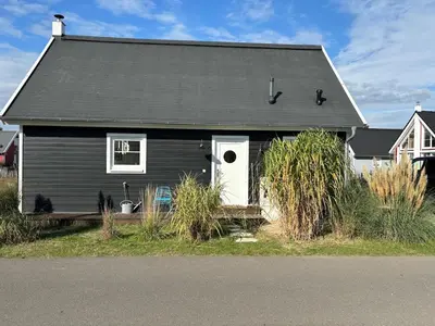 Das Gebäude in dem sich das Ferienhaus befindet