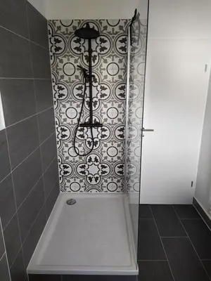 Ein Badezimmer in der Unterkunft Tempelhof Apartment
