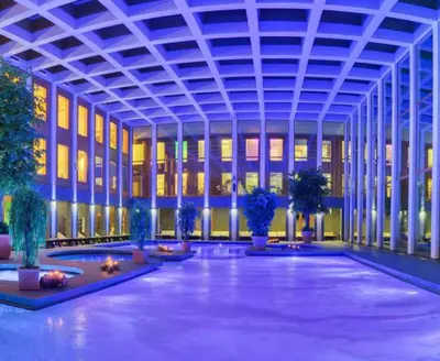 Der Swimmingpool an oder in der Nähe von Apartment an der Saarow Therme