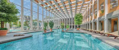 Der Swimmingpool an oder in der Nähe von Apartment an der Saarow Therme
