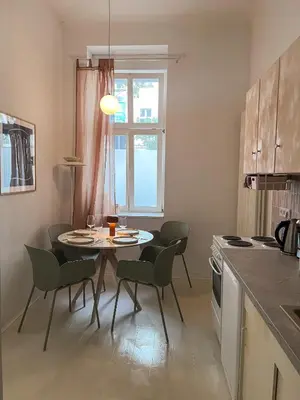 Küche/Küchenzeile in der Unterkunft Loft-style design apartment in the heart of Berlin