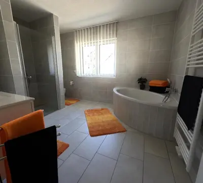 Ein Badezimmer in der Unterkunft Haus Wiesenblick