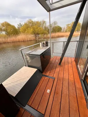 Blick auf einen Fluss in der Nähe des Ferienhauses