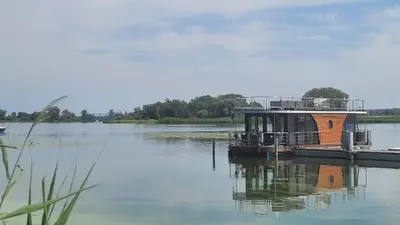 Blick auf einen Fluss in der Nähe des Ferienhauses