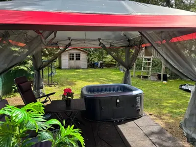 Ein Garten an der Unterkunft Lazy Days Caravan