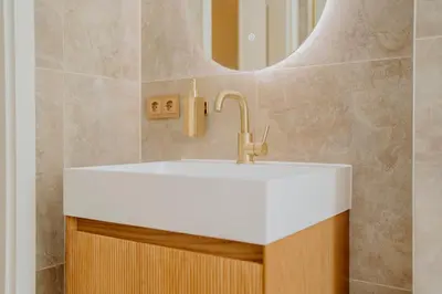 Ein Badezimmer in der Unterkunft LB Living - Berlin Central - Grand Luxury Suite