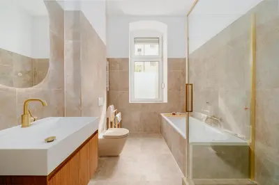 Ein Badezimmer in der Unterkunft LB Living - Berlin Central - Grand Luxury Suite
