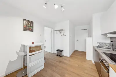 Küche/Küchenzeile in der Unterkunft cruwzo Home Wildau