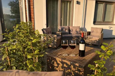 Getränke in der Unterkunft Apartment mit Seeblick Ruppinersee