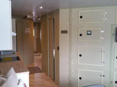 Grundriss der Unterkunft Traumhaus auf dem Wasser – Modernisiertes Hausboot 13 x 4 m