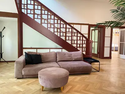 Ein Sitzbereich in der Unterkunft 2 Bett Zimmer in Villa im Grunewald