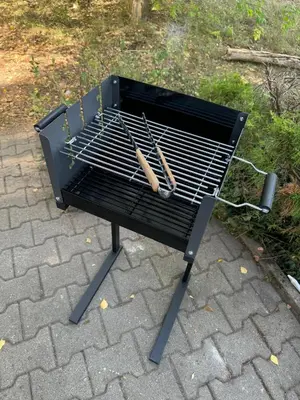Ein für Gäste verfügbarer Grill im Ferienhaus