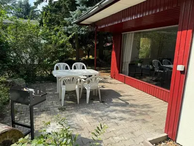 Ein Garten an der Unterkunft Feriendorf Seddiner See - Bungalow 4