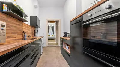 Küche/Küchenzeile in der Unterkunft Apartment Görlitzer Park - Sauna, zentral, 100QM