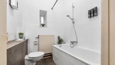 Ein Badezimmer in der Unterkunft Apartment Görlitzer Park - Sauna, zentral, 100QM
