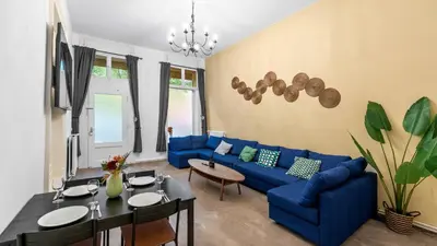 Ein Sitzbereich in der Unterkunft Apartment Görlitzer Park - Sauna, zentral, 100QM