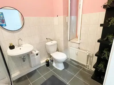 Ein Badezimmer in der Unterkunft Moderne Unterkunft - Emser