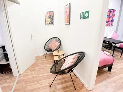 Ein Sitzbereich in der Unterkunft Moderne Unterkunft - Emser
