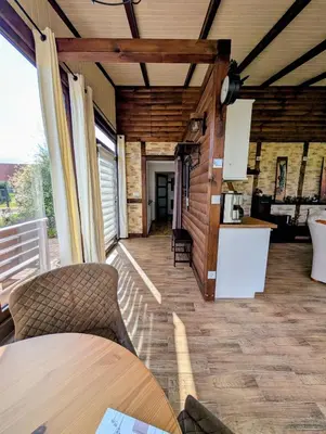 Ein Sitzbereich in der Unterkunft Ferienhäuser Uckermark Ponderosa
