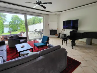 TV/Unterhaltungsangebot in der Unterkunft Apartment Terrassenwohnung am See by Interhome