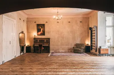 Ein Sitzbereich in der Unterkunft Enchanting Loft Flat 142sqm 1530sqft in F'Hain