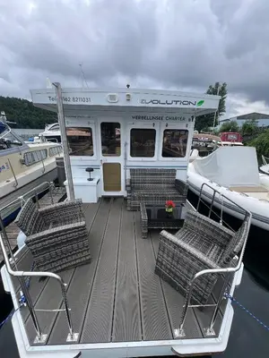 Ein Balkon oder eine Terrasse in der Unterkunft Hausboot Rollyboot Evolution