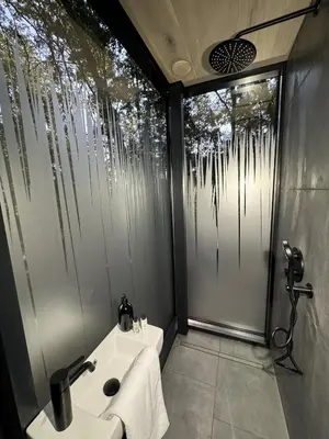 Ein Badezimmer in der Unterkunft Caravanserei Resort Oberhavel