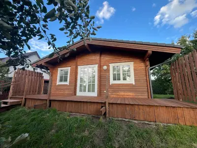 Das Gebäude in dem sich das Ferienhaus befindet