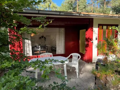 Ein Garten an der Unterkunft Feriendorf Seddiner See - Bungalow 5